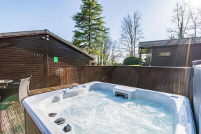 Birch Lodge 19 with Hot Tub